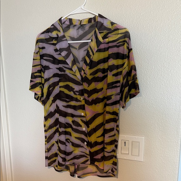 Beach Bunny women’s Casual Shirt in Black, Purple, and Yellow - Picture 1 of 6